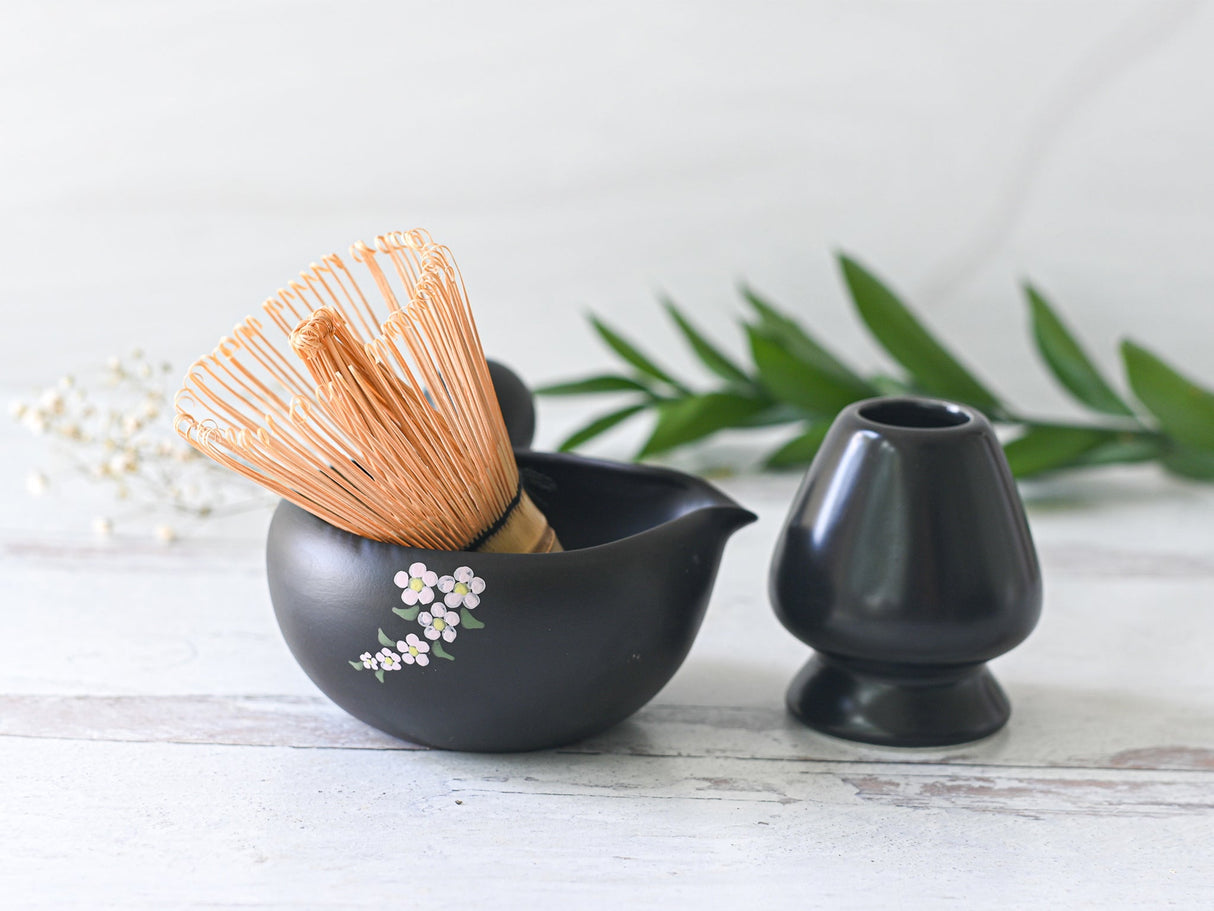 Juego de cuencos para té matcha con flores negras y pico | Ceremonia del té