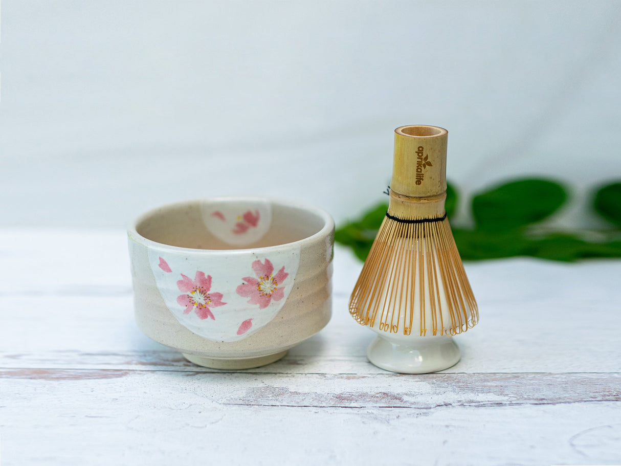 Juego de té matcha con flores beige | Ceremonia del té