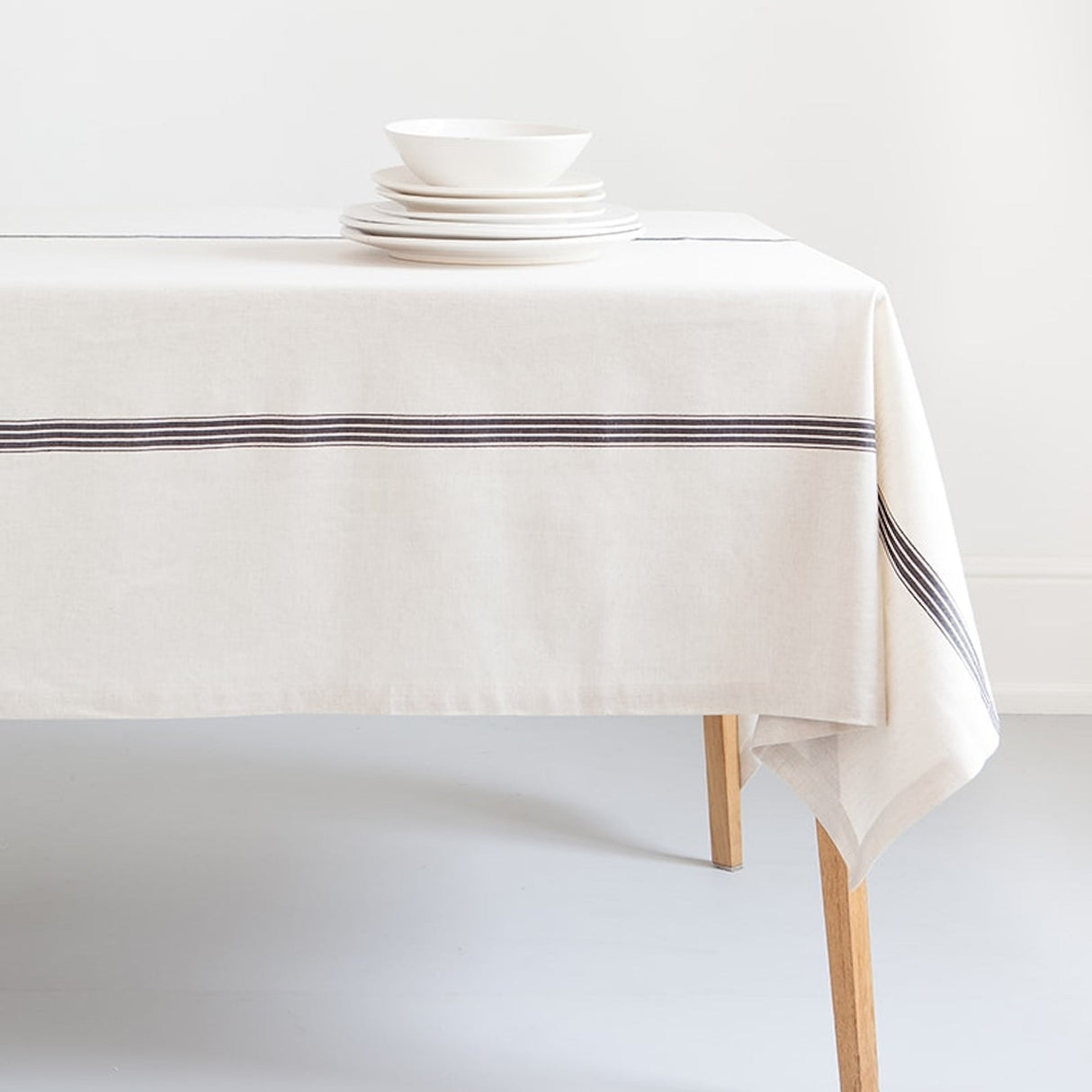 Provincial Tablecloth - Natural/French Navy - Sumiye Co