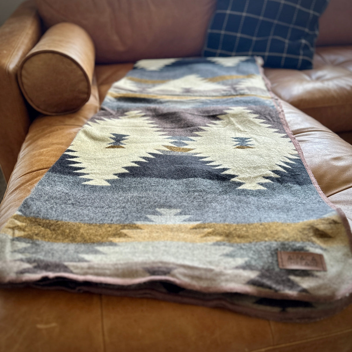 Alpaca Wool Blanket - Rocky 90" x 78” - Sumiye Co