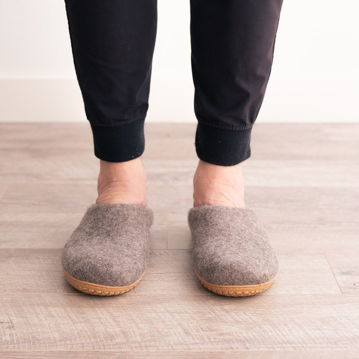 Earth Brown | Mens Organic Merino Wool Slippers - Sumiye Co