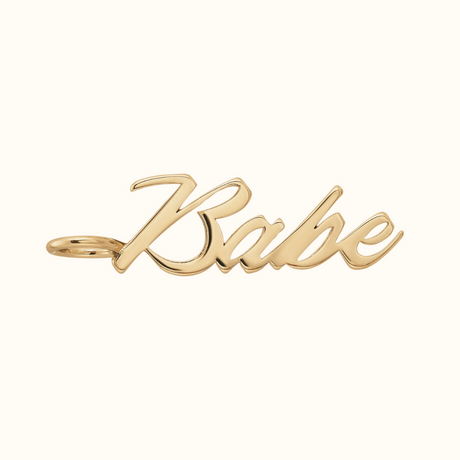'Babe' Script Pendant - Sumiye Co