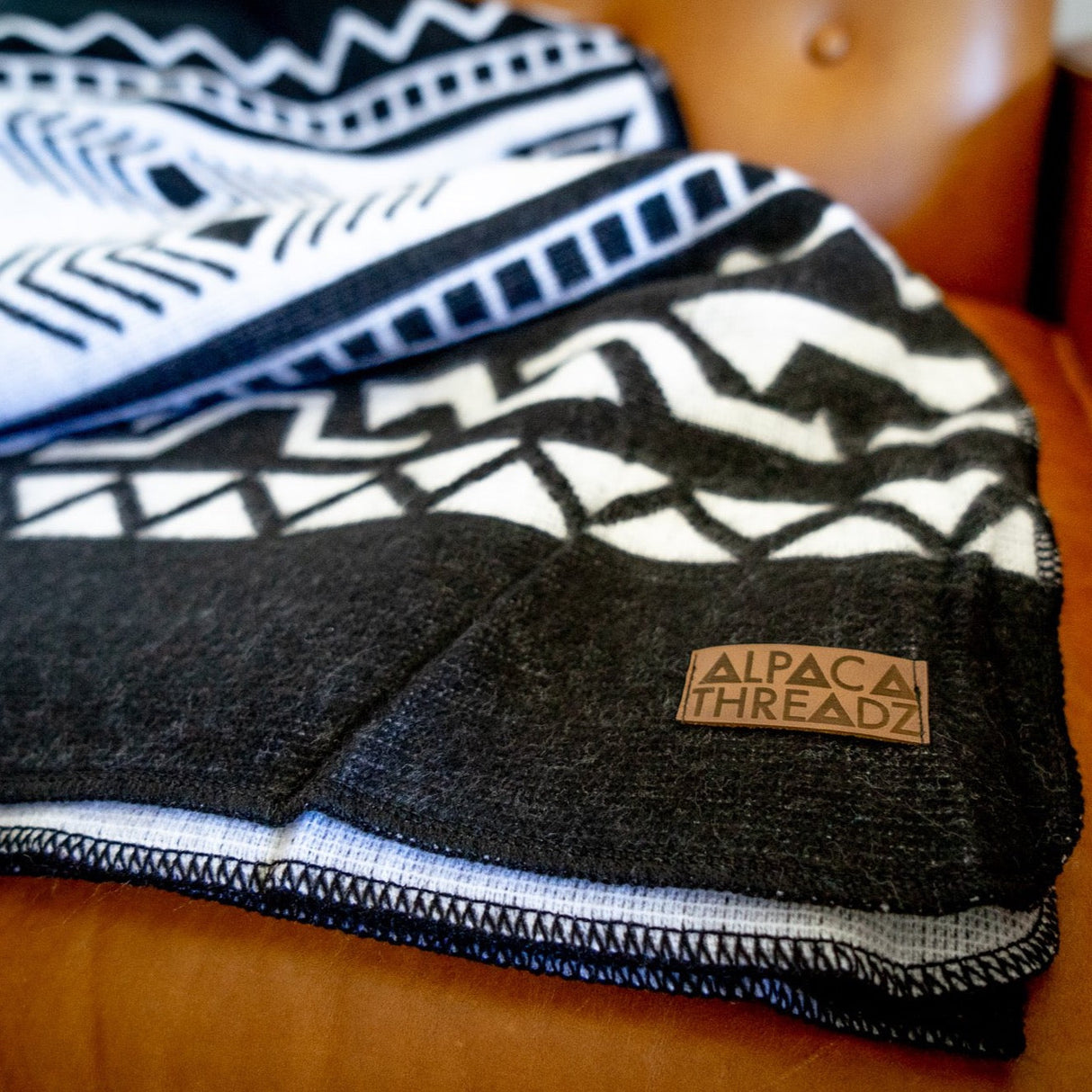 Andean Alpaca Wool Blanket - Black & White 90" x 78”