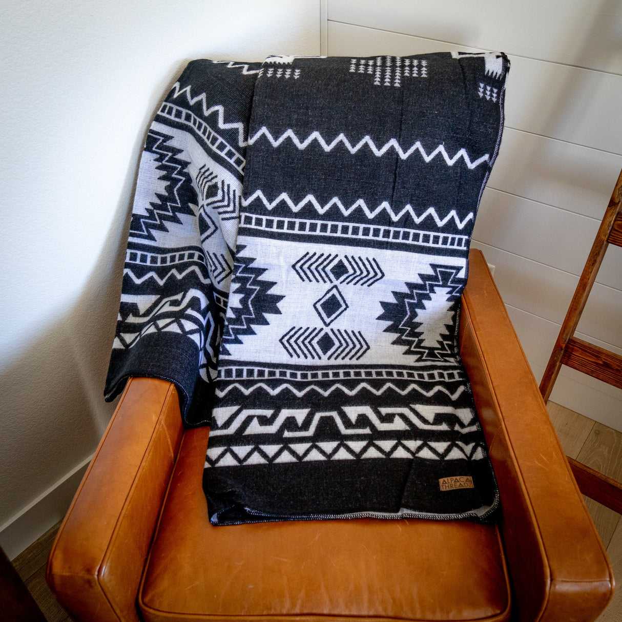 Andean Alpaca Wool Blanket - Black & White 90" x 78”