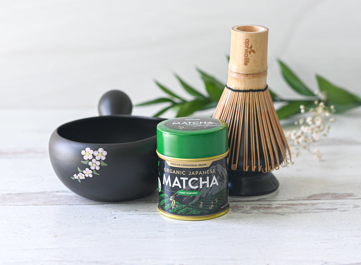 Juego de cuencos para té matcha con flores negras y pico | Ceremonia del té