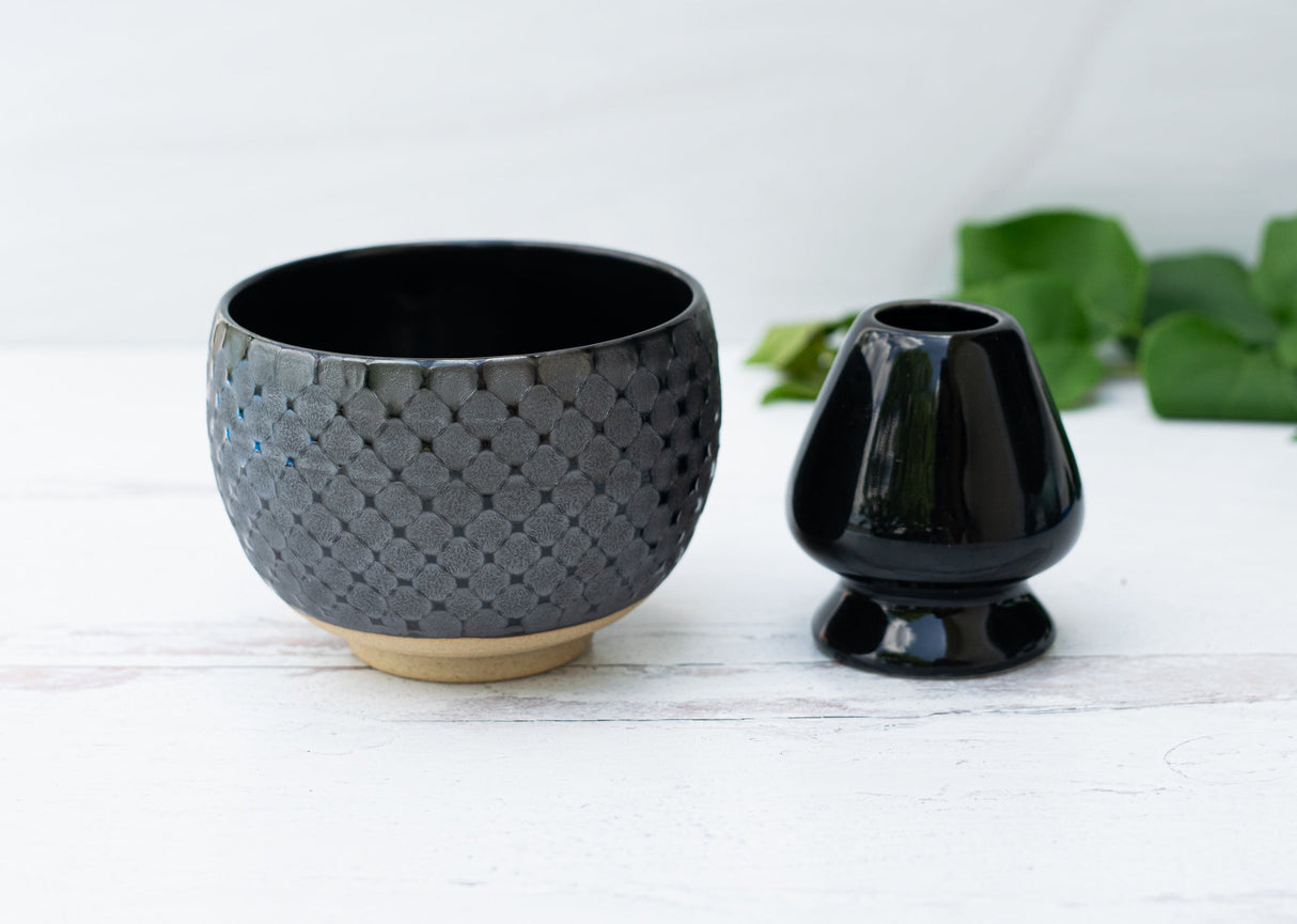 Cuenco para té matcha con diseño de Ami en color negro | Ceremonia del té