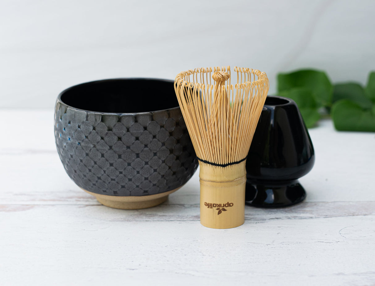 Cuenco para té matcha con diseño de Ami en color negro | Ceremonia del té