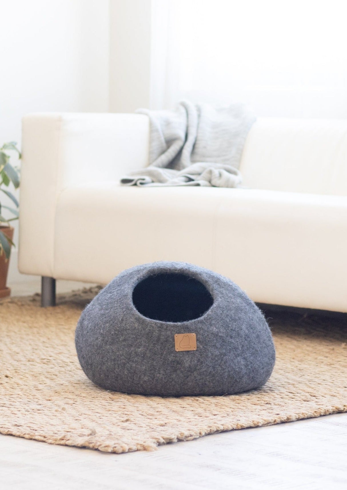 Premium Felted Wool Cat Cave Bed - Stone Gray - Sumiye Co