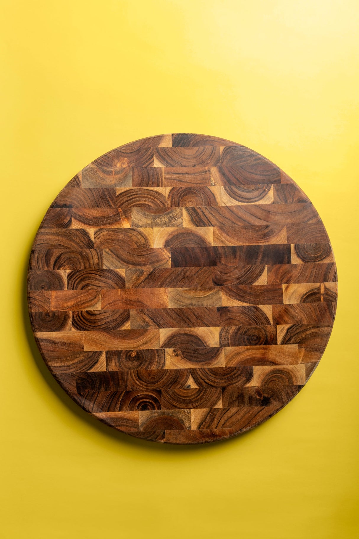 Taiga End Grain Wood Cutting Board, Round 16" - Sumiye Co