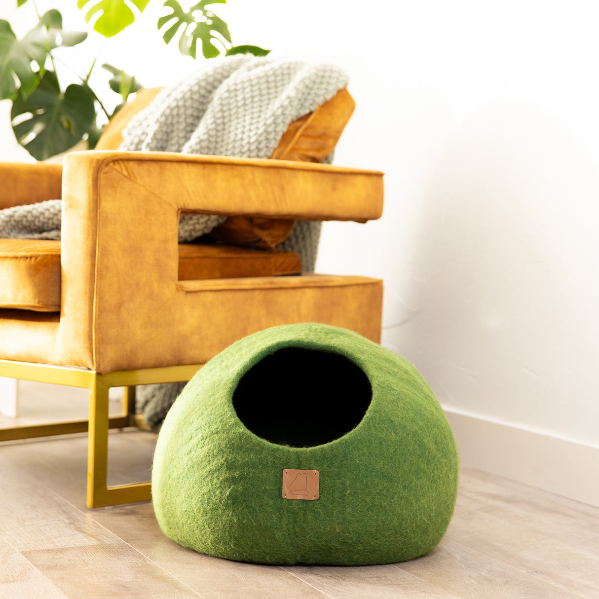 Premium Felted Wool Cat Cave Bed - Forest Green - Sumiye Co