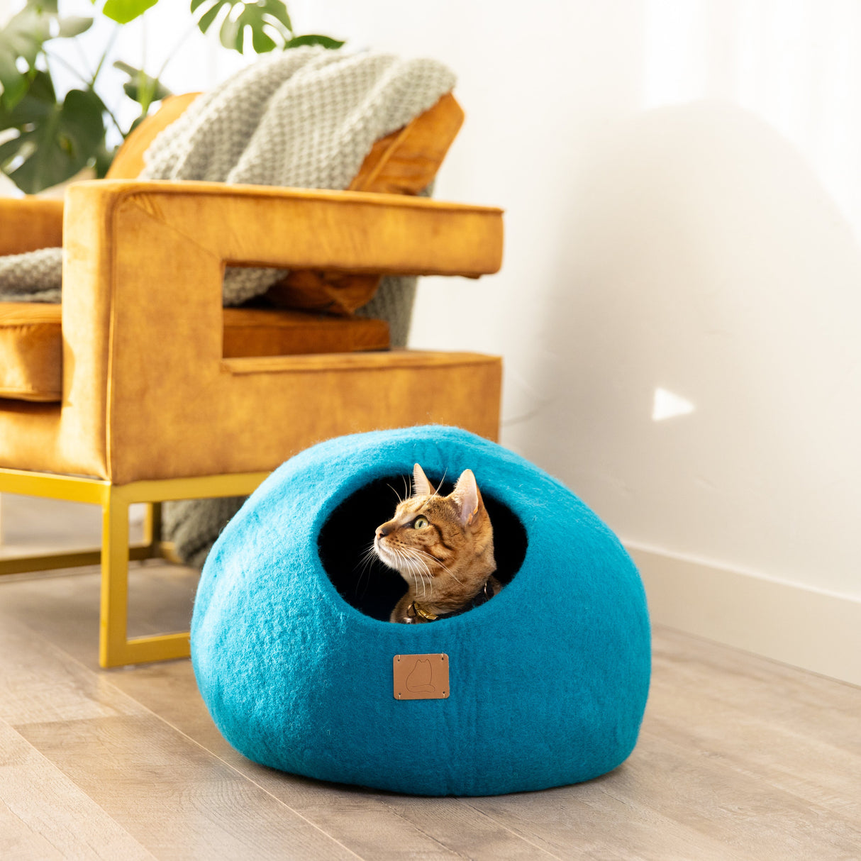 Premium Felted Wool Cat Cave Bed - Ocean Blue - Sumiye Co