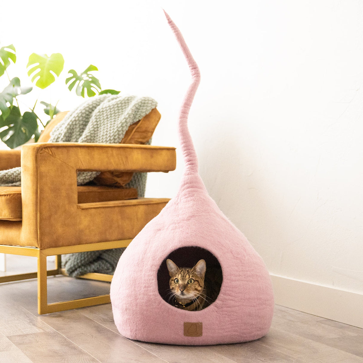 Deluxe Handcrafted Felt Cat Cave With Tail - Valentine Pink - Sumiye Co