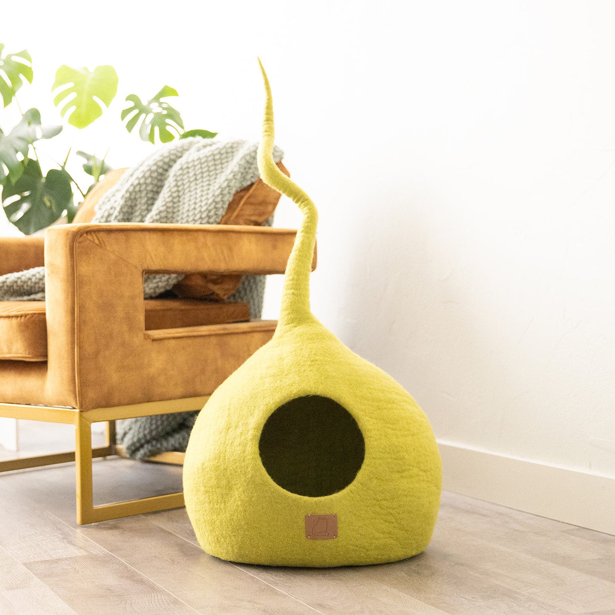 Deluxe Handcrafted Felt Cat Cave With Tail - Citrus Green - Sumiye Co