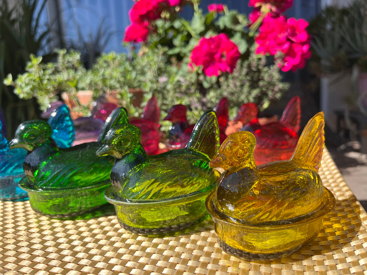 Nesting Hen Bowl & Lid - Green | Hand Blown Glass - Colombia - Sumiye Co