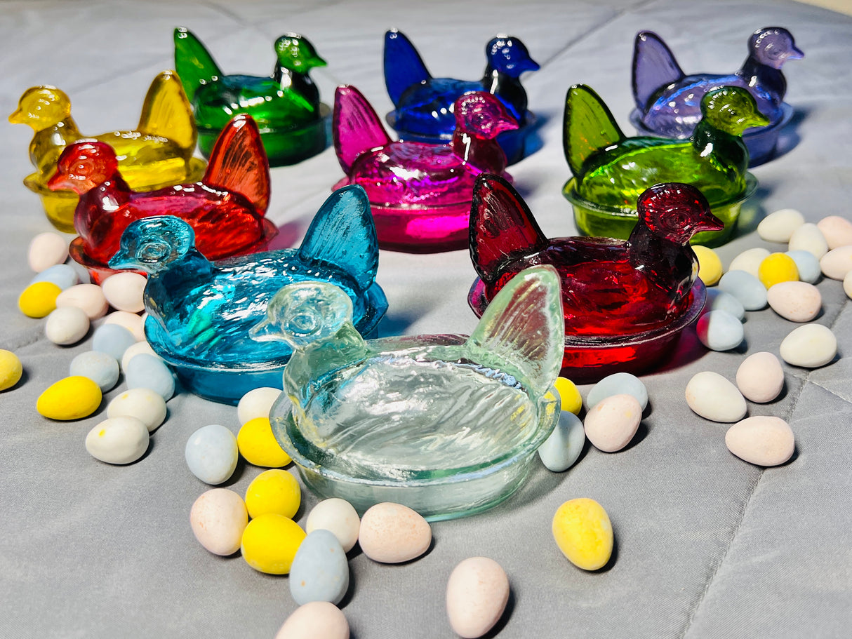 Nesting Hen Bowl & Lid - Red | Hand Blown Glass - Colombia