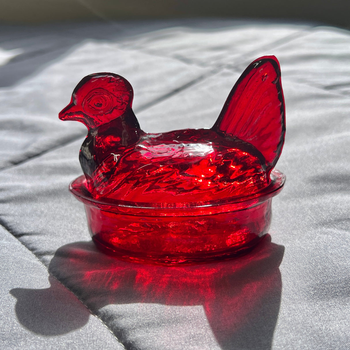 Nesting Hen Bowl & Lid - Red | Hand Blown Glass - Colombia