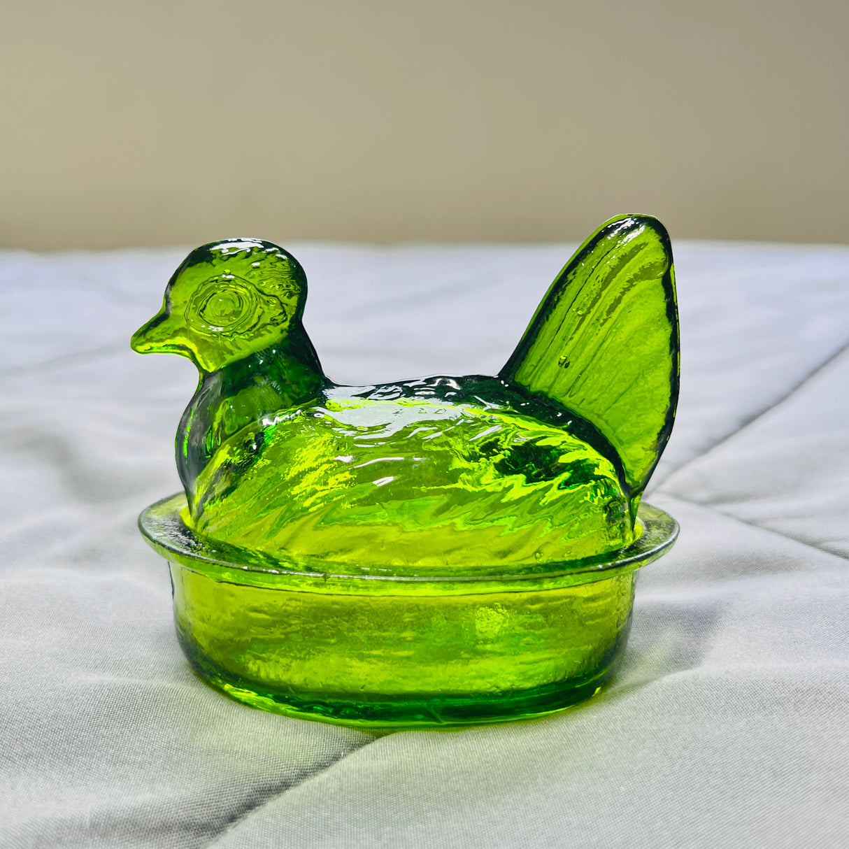 Nesting Hen Bowl & Lid - Moss | Hand Blown Glass - Colombia