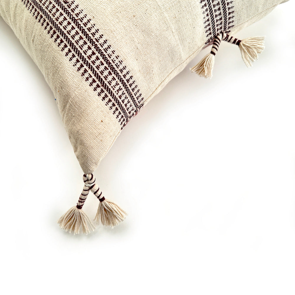 Nimmit Understreke Handwoven Throw Pillow Cover 16" x 24" | India - Sumiye Co