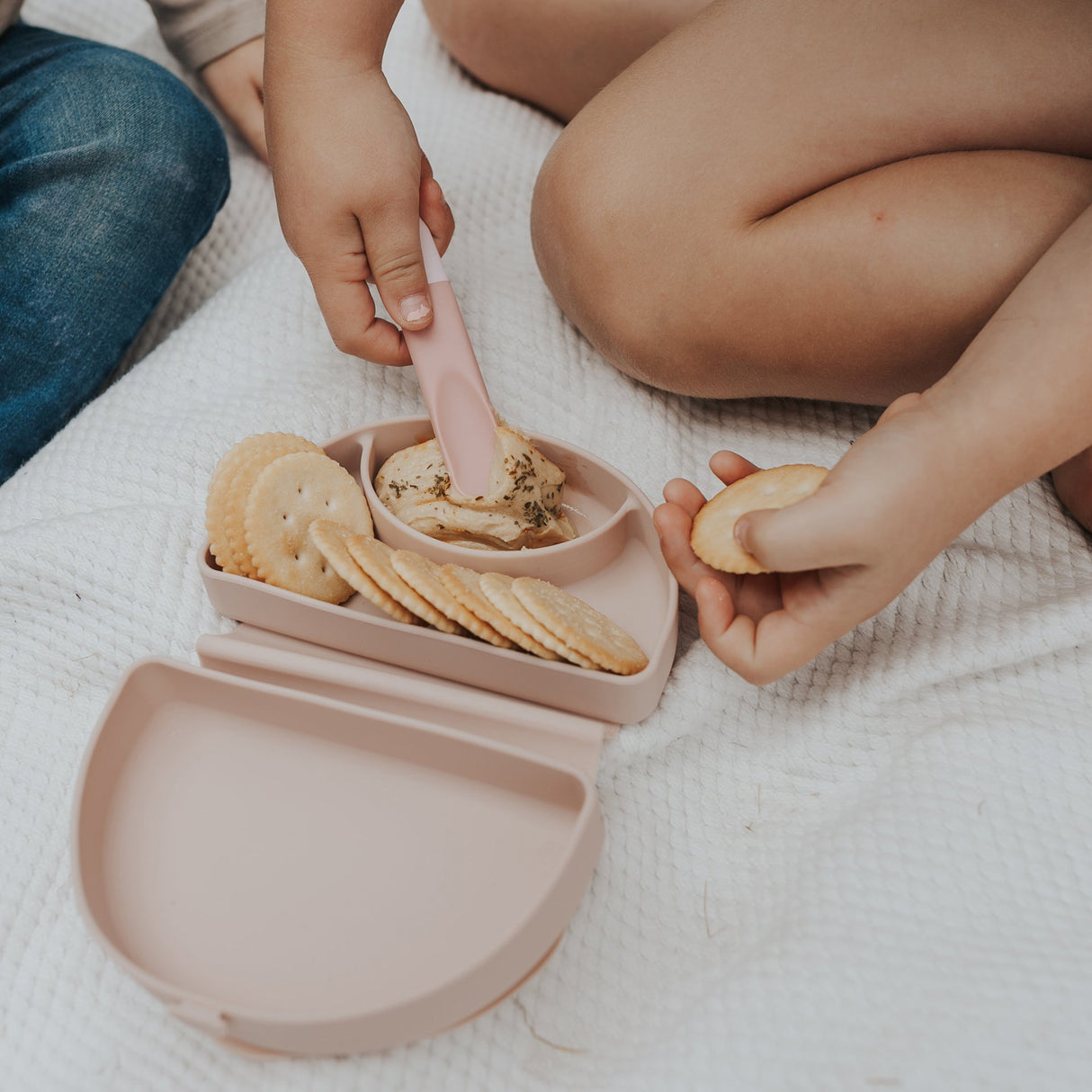 Silifold: Compact Children's Portable Plate - Pink Salt