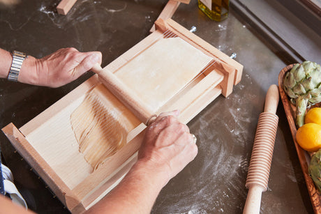 Italian Pasta Chitarra with Rolling Pin - Small - Sumiye Co