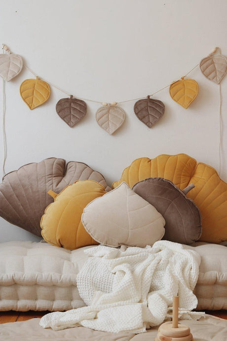 Leaves Garland Velvet “Autumn Stories” | Nursery & Kids Room Decor - Sumiye Co