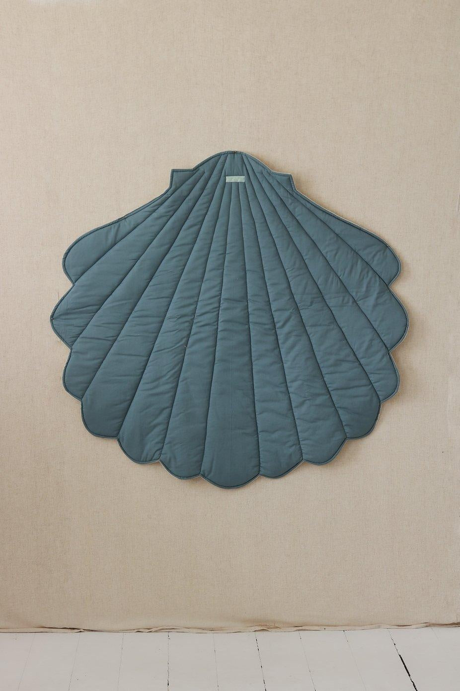 Linen “Eye of the Sea” Shell Mat by Moi Mili - Sumiye Co