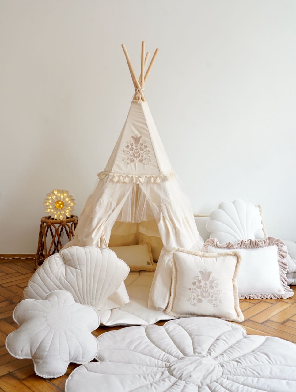 Teepee Tent “Boho” with Frills + "Caramel" Mat with Frill Set - Sumiye Co