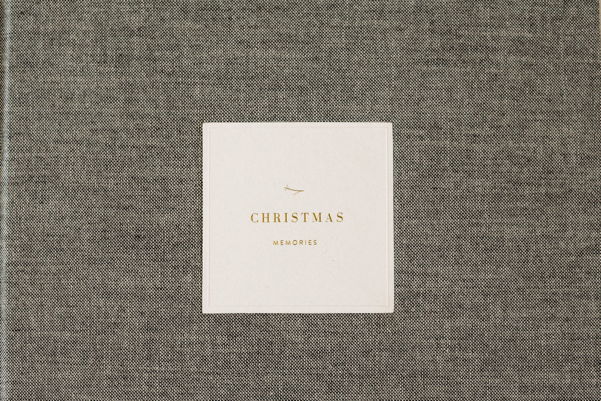 Our Christmas Memories: A Family Traditions Keepsake (Grey Tweed) - Sumiye Co