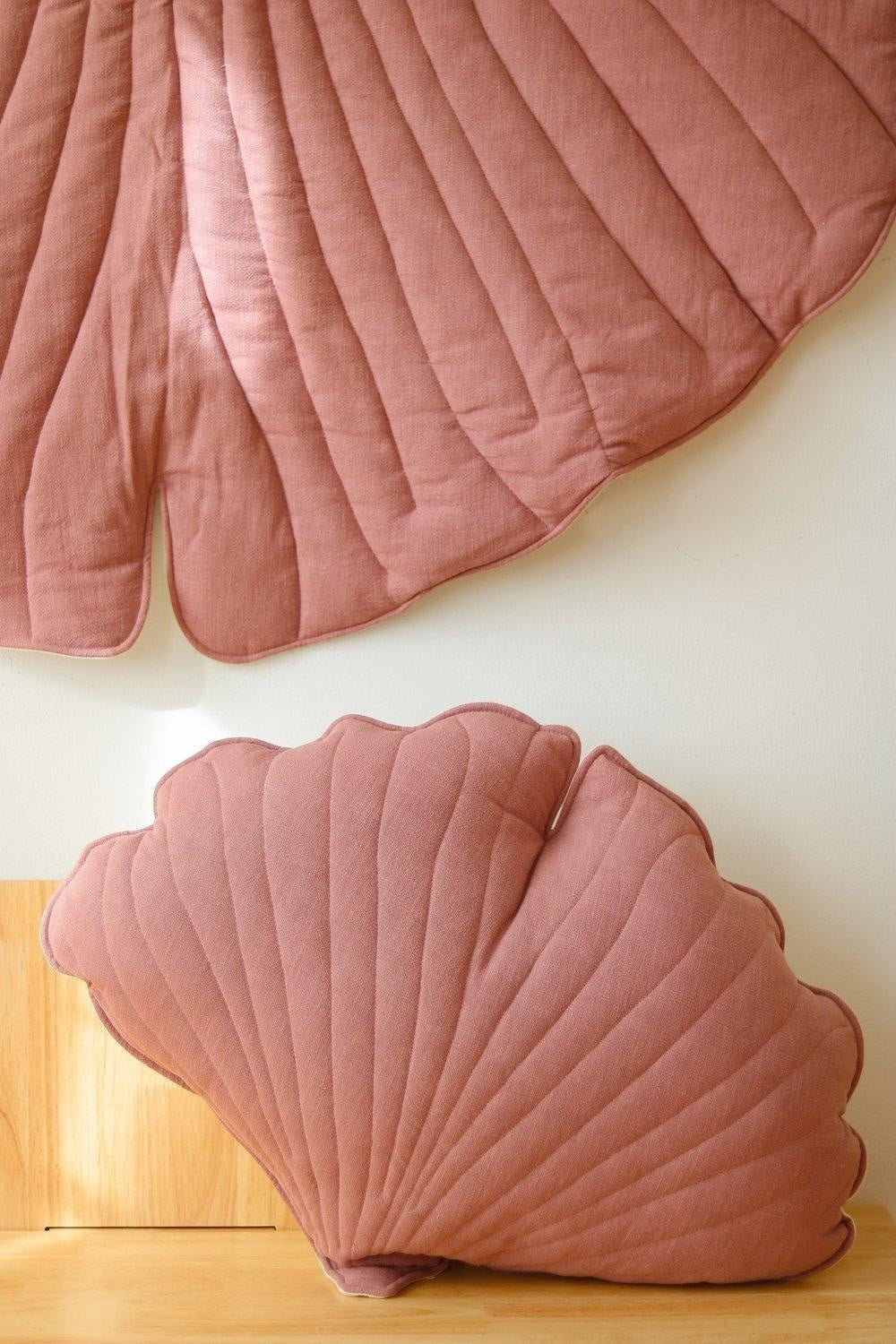 Linen “Dirty Pink” Ginkgo Leaf Mat by Moi Mili - Sumiye Co