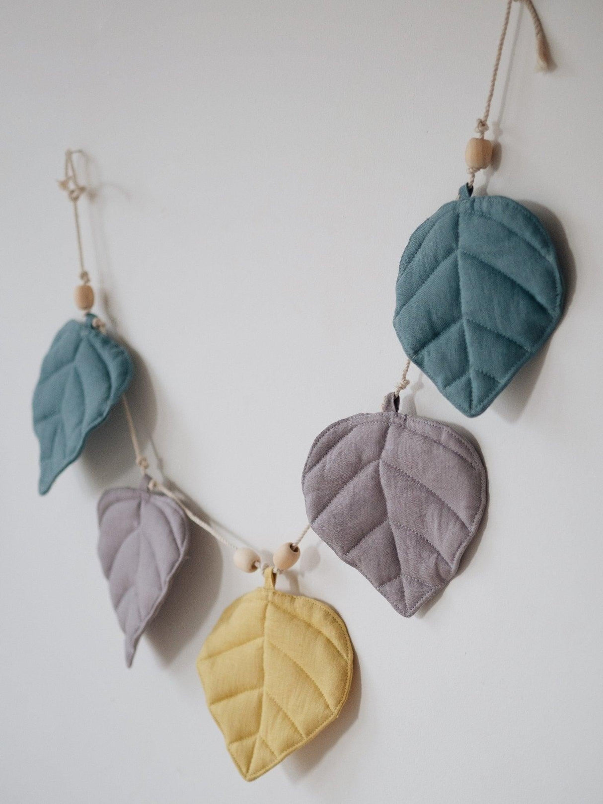 Leaves Garland Linen “Eye of the Sea” | Nursery & Kids Room Decor - Sumiye Co