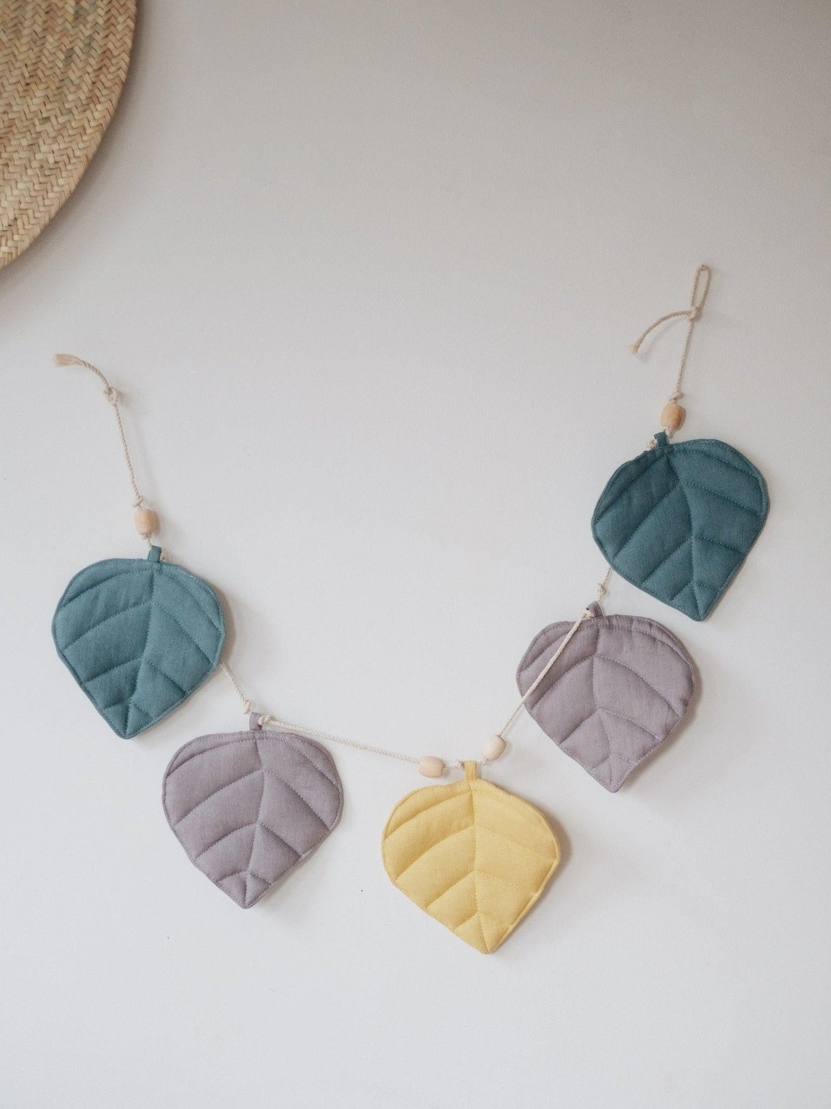 Leaves Garland Linen “Eye of the Sea” | Nursery & Kids Room Decor - Sumiye Co