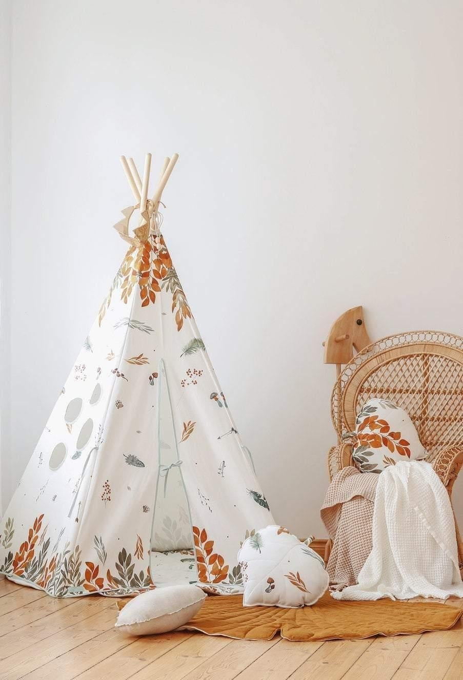 Teepee Tent “Forest Friends” + Round Mat Set - Sumiye Co