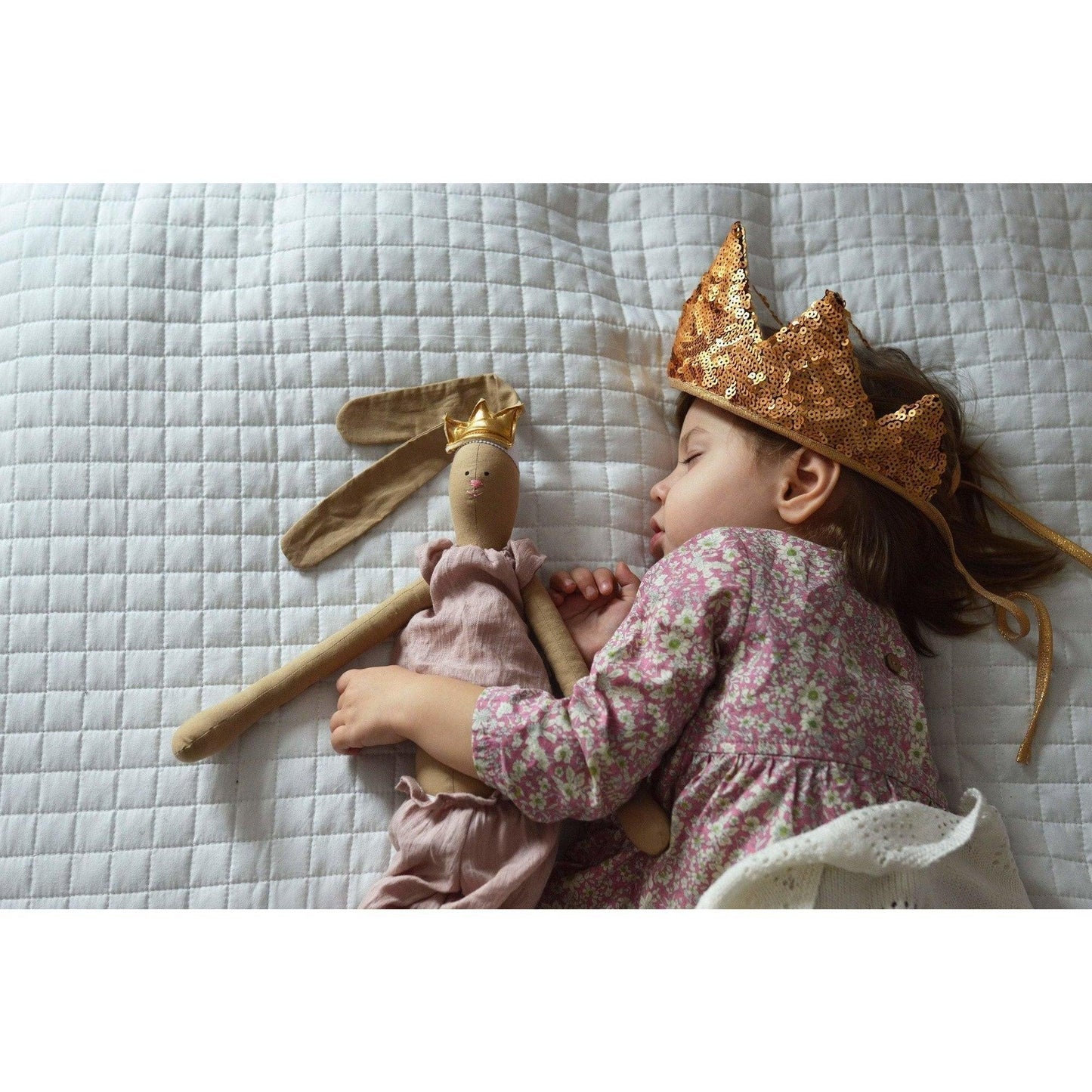 “Gold Sequins” Crown & Wand Magic Set by Moi Mili