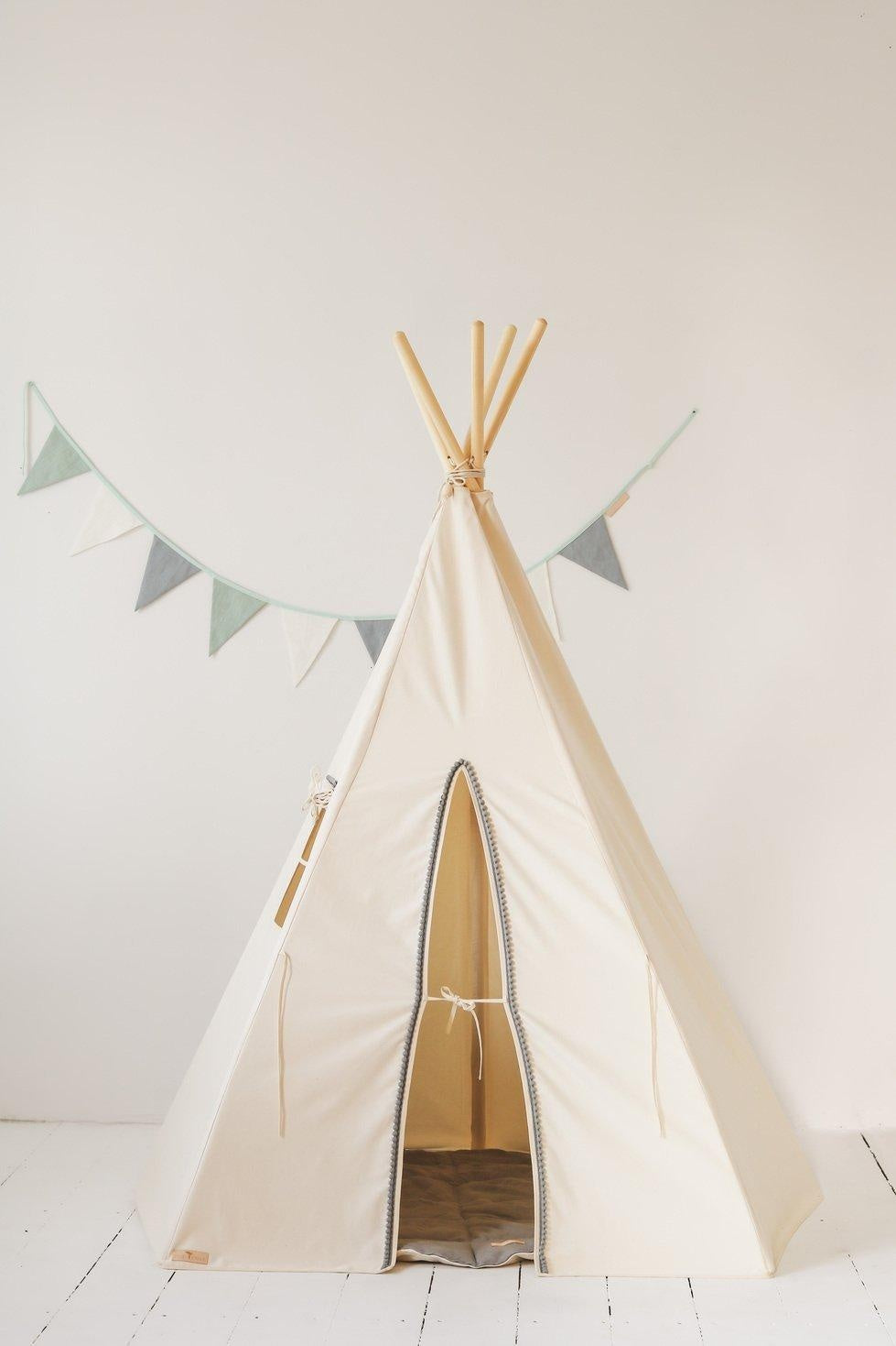 Teepee Tent “Grey Pompoms” with Pompoms - Sumiye Co