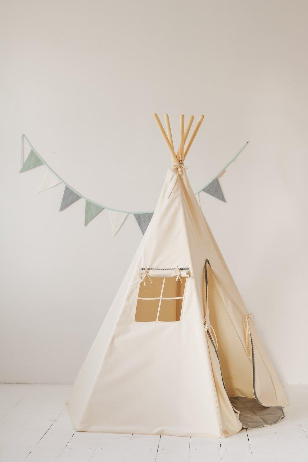 Teepee Tent “Grey Pompoms” with Pompoms + Round Mat Set - Sumiye Co