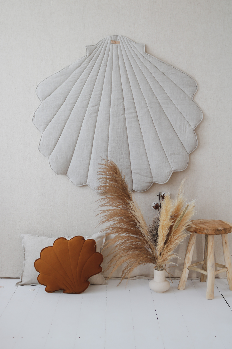 Linen “Sand” Shell Mat by Moi Mili - Sumiye Co