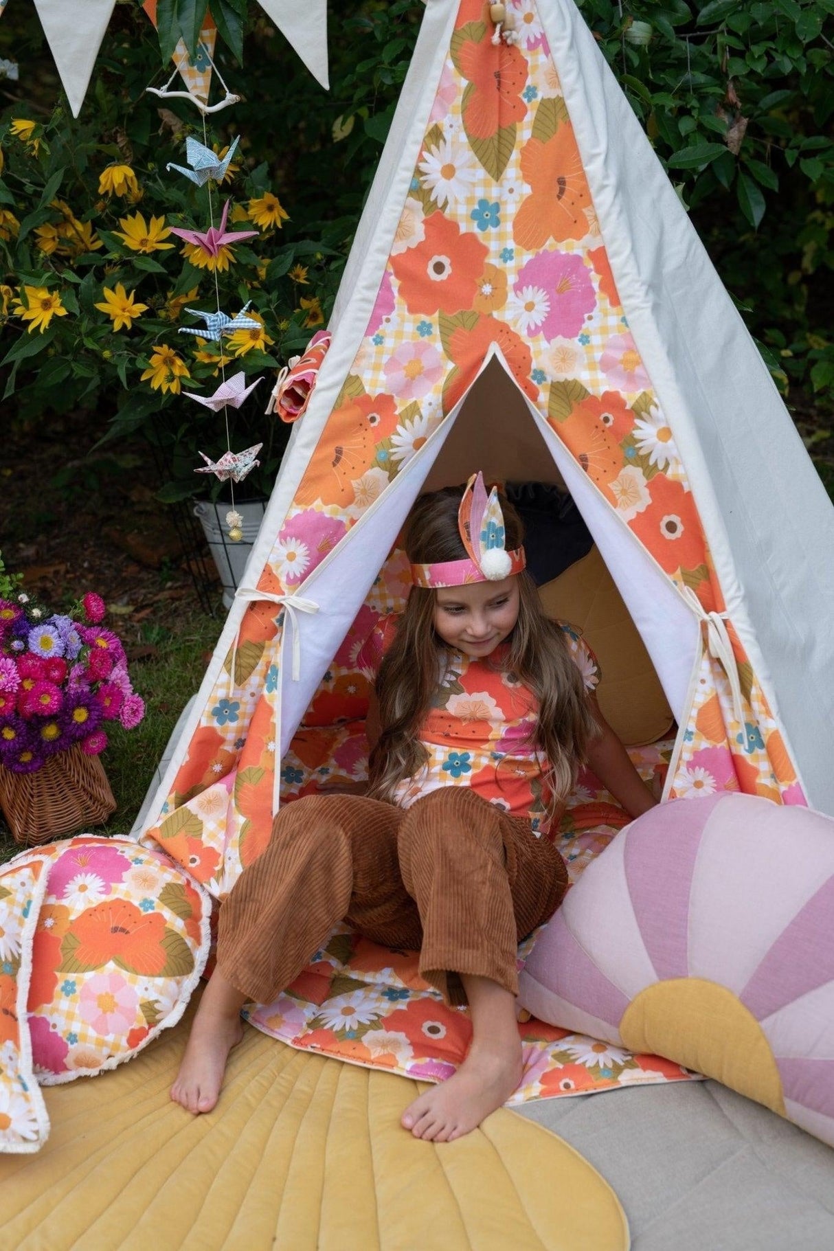 Teepee Tent “Picnic with Flowers” - Sumiye Co