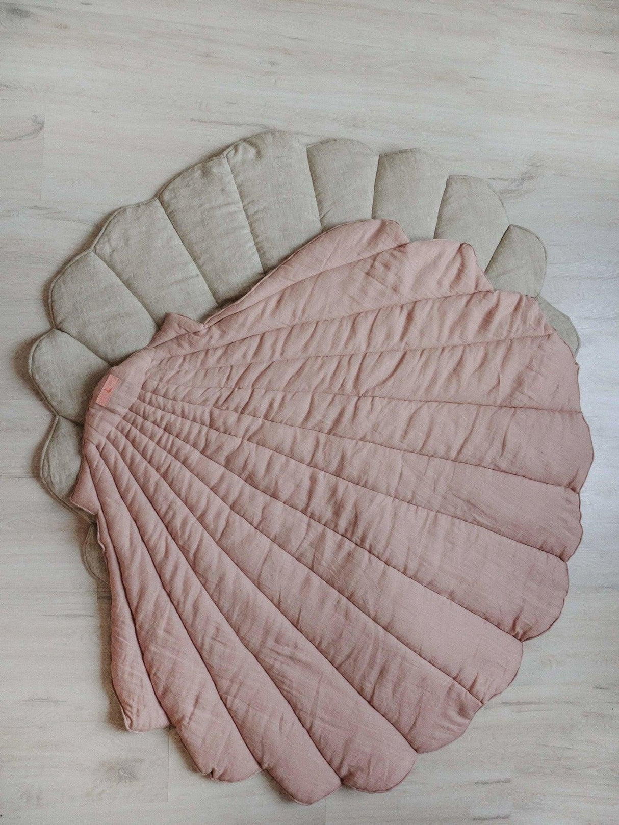 Linen “Powder Pink” Shell Mat by Moi Mili - Sumiye Co