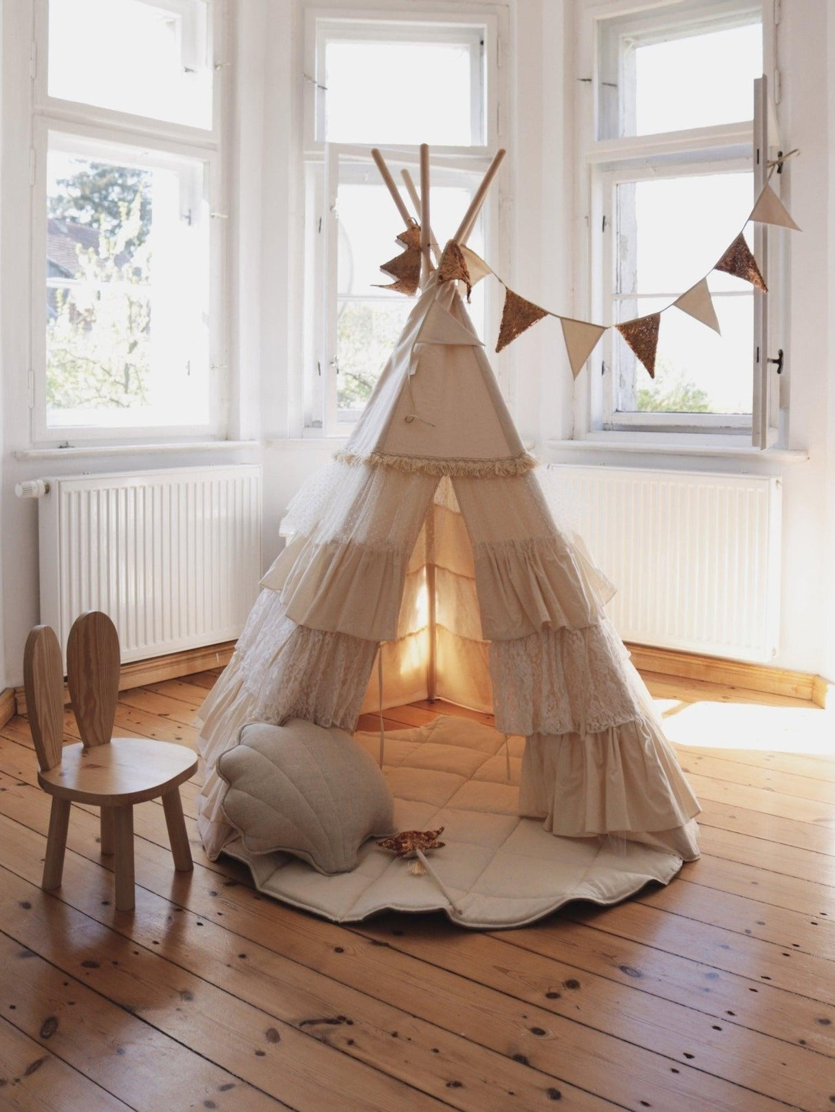 Teepee Tent “Shabby Chic” with Frills + "White" Leaf Mat Set - Sumiye Co