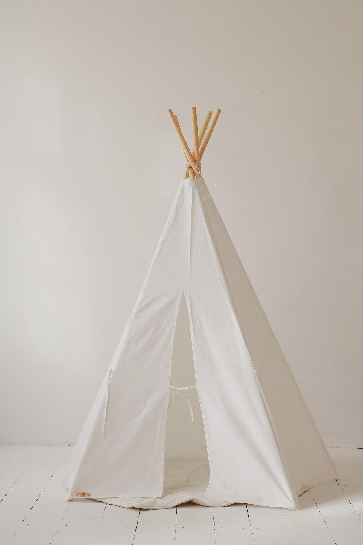 Teepee Tent “Snow White” + "White and Grey" Leaf Mat Set - Sumiye Co