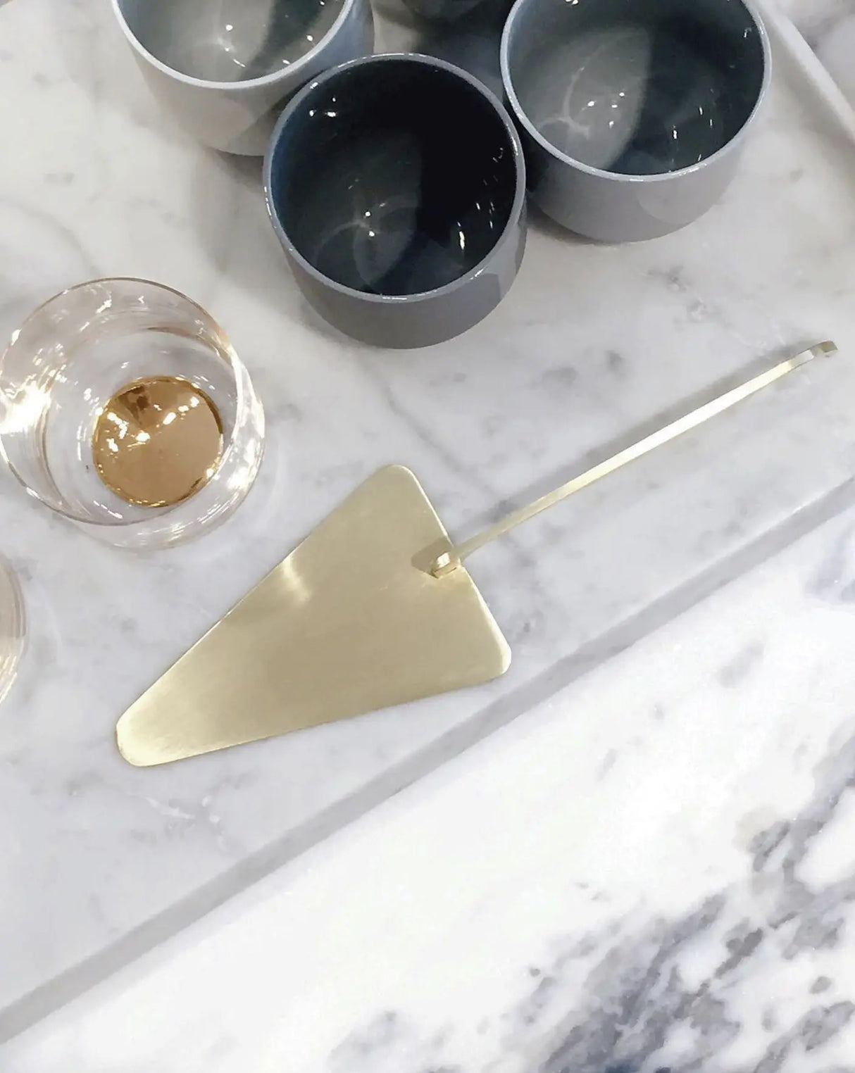 Cake Server | Sustainable Home Grace Souky