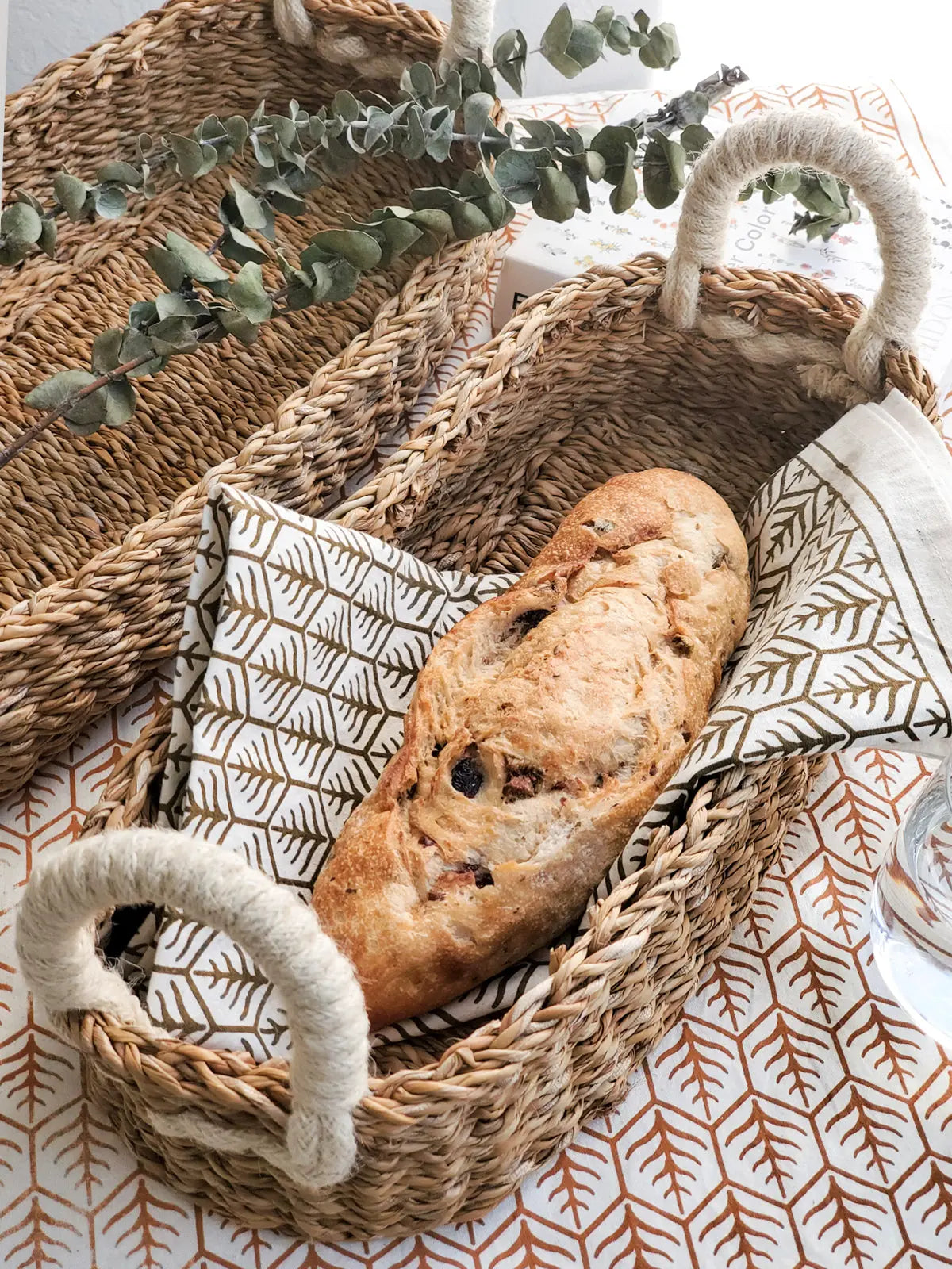 Savar Bread Basket with White Handle KORISSA